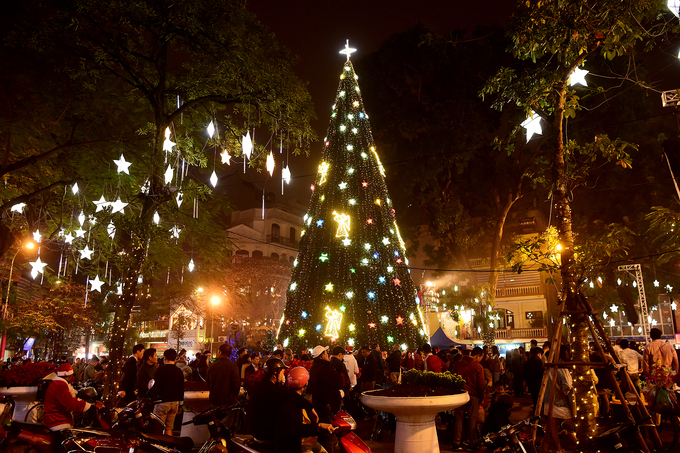 Nhà thờ Lớn trang hoàng đón Giáng sinh