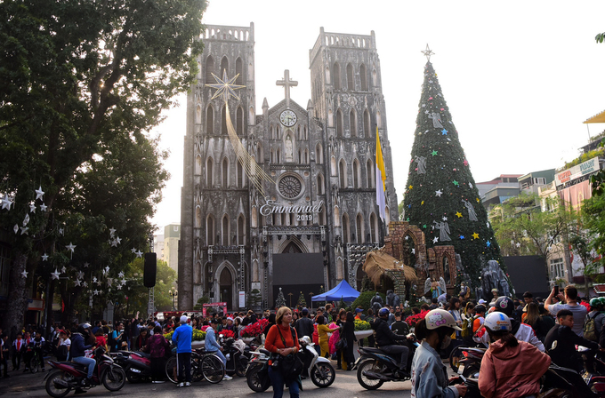 Nhà thờ Lớn trang hoàng đón Giáng sinh
